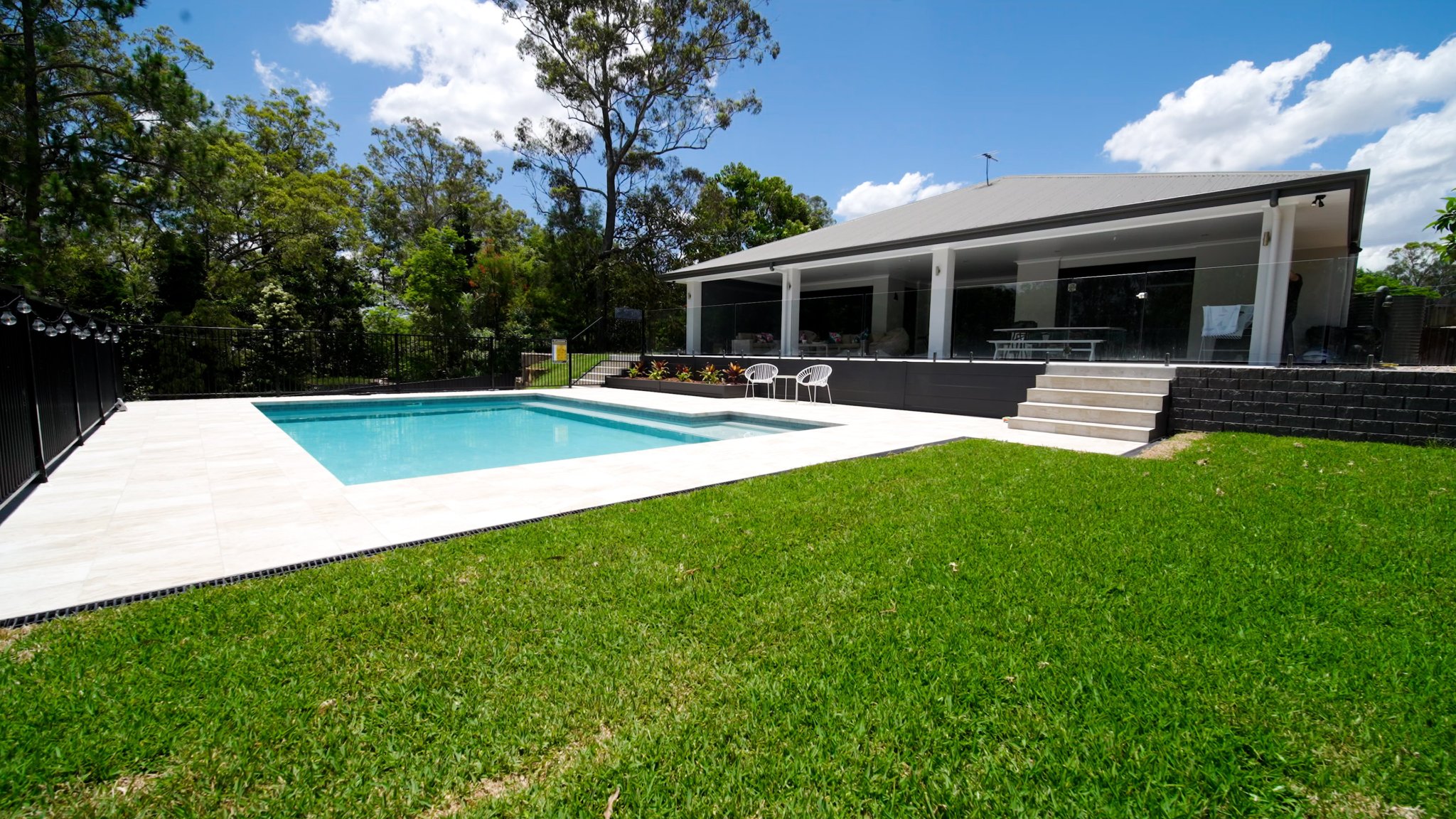 LANDSCAPE (CAMIRA).00_07_45_23.Still011-min